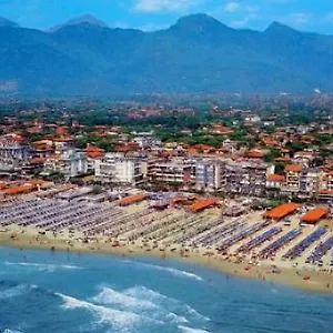 hotel-montecarlo-lido-di-camaiore.it-tuscanyhotel.com/